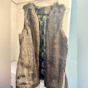 Sanctuary Los Angeles faux fur vest. Size medium.